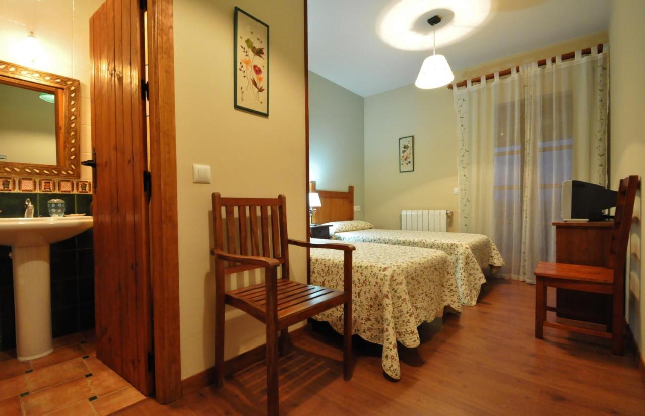 Hotel Rural Aguallevada 파라미오 객실 사진
